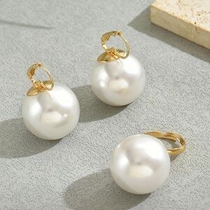 New Faux pearl Earrings and Ring Set ✨✨🔥 with beautiful gift box 🎁